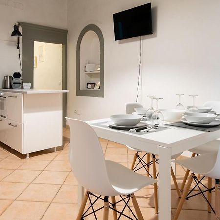 2 Rooms Next To A Market And Piazza Santa Croce - Homeunity Florenţa Exterior foto