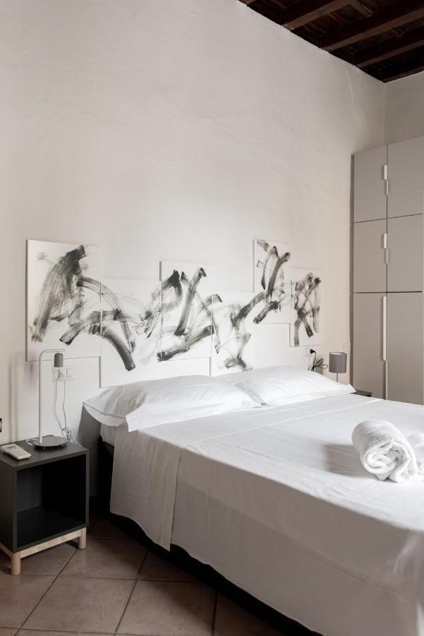 2 Rooms Next To A Market And Piazza Santa Croce - Homeunity Florenţa Exterior foto