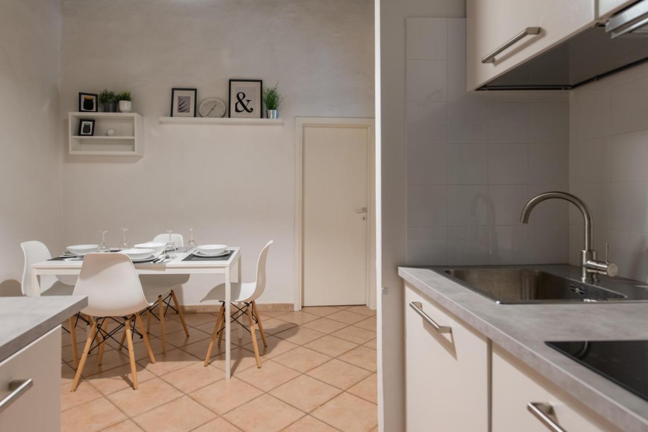 2 Rooms Next To A Market And Piazza Santa Croce - Homeunity Florenţa Exterior foto