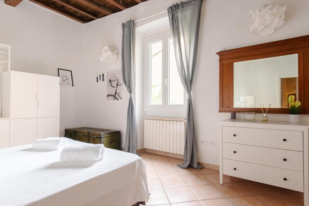 2 Rooms Next To A Market And Piazza Santa Croce - Homeunity Florenţa Exterior foto